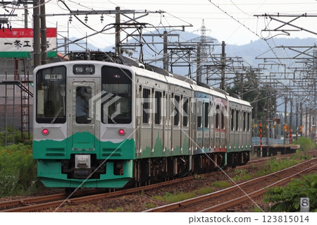 信越本線越後心跳鐵道ET127系列車（因長岡煙火大會而特別運行） 123815014