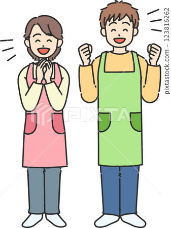 全身插圖：一位年輕男子和一位女士穿著圍裙，看起來很開心 123816262