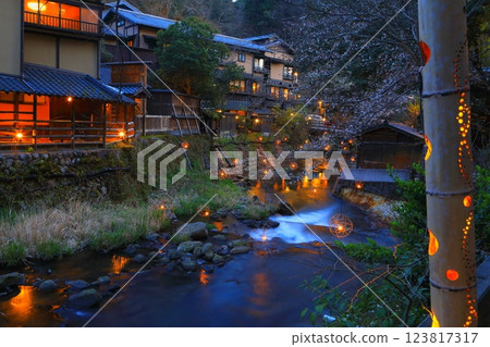 Hot water light (Kurokawa Onsen, Minamioguni Town, Kumamoto Prefecture) Hot water light (Kurokawa Onsen, Minamioguni Town, Kumamoto Prefecture) 123817317