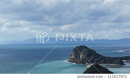[Aerial view of Katsusa Town, Nagasaki] Iwatoyama in Katsusa Town 123817972