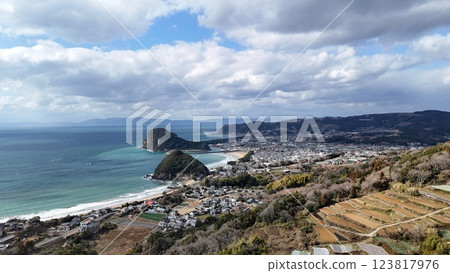 [Aerial view of Katsusa Town, Nagasaki] Mount Mejima and the coast 123817976