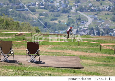 初夏的滑雪勝地 123821019