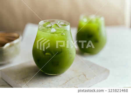 Iced pure matcha green tea Iced pure matcha green tea 123821468