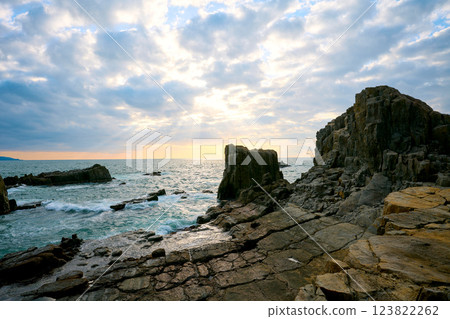 Evening landscape of Tojinbo 123822262