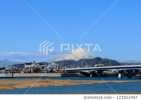 Shonan, Mt. Fuji, Shonan Bridge, Sagami River estuary 123822407