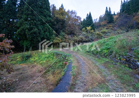 歷史悠久的古道「鹽路」及其周邊地區 123823995