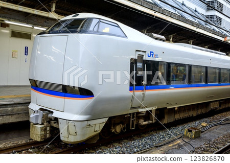 683 Series Shirasagi Express (Thunderbird converted train) parked at Nagoya Station in the rain 683 Series Shirasagi Express (Thunderbird converted train) parked at Nagoya Station in the rain 123826870