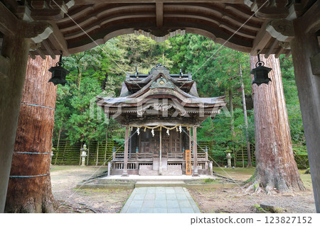 [Otaki Shrine (Okamoto Shrine)] Otakicho, Echizen City, Fukui Prefecture 123827152