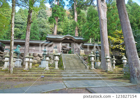 【多數瀧神社（岡本神社）】福井縣越前市大多瀧町 123827154
