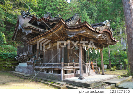 【多數瀧神社(岡本神社)】福井縣越前市大多瀧町 【多數瀧神社(岡本神社)】福井縣越前市大多瀧町 123827160