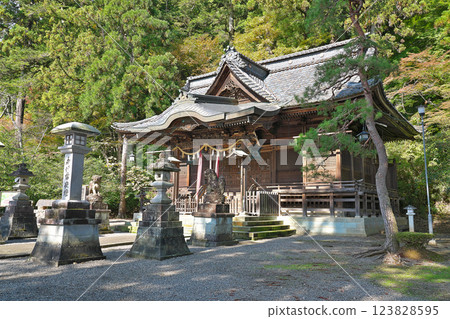 [Okamoto Shrine (Holy Hall)] Awatabe-cho, Echizen City, Fukui Prefecture 123828595