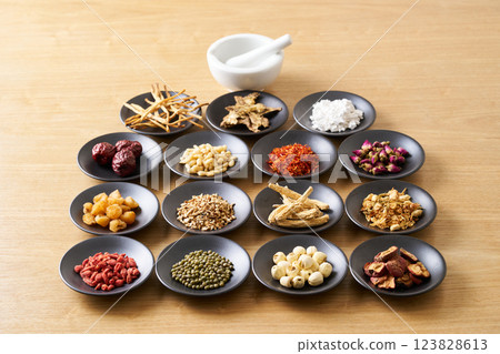 Various herbal medicine ingredients 123828613
