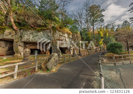 Zuigenji Temple and Cave Ruins in late autumn (Matsushima Town, Miyagi County, Miyagi Prefecture) Zuigenji Temple and Cave Ruins in late autumn (Matsushima Town, Miyagi County, Miyagi Prefecture) 123831126