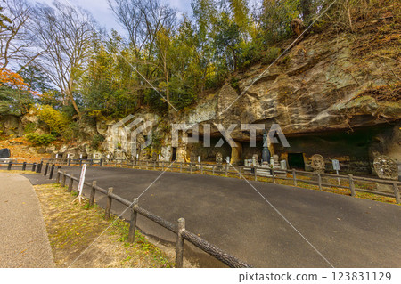 Zuigenji Temple and Cave Ruins in late autumn (Matsushima Town, Miyagi County, Miyagi Prefecture) Zuigenji Temple and Cave Ruins in late autumn (Matsushima Town, Miyagi County, Miyagi Prefecture) 123831129