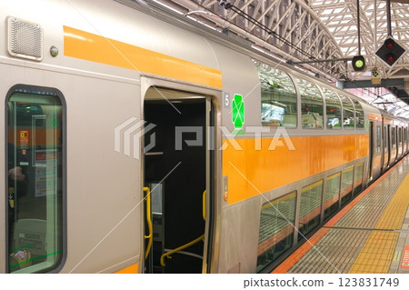 中央線綠色車標 中央線綠色車標 123831749