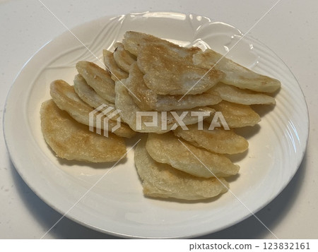 "Fried Moo (Radish) Pancake: A Crispy Korean Delight" 123832161