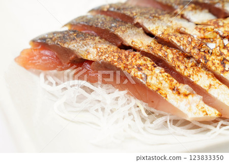 烤鯖魚生魚片 123833350