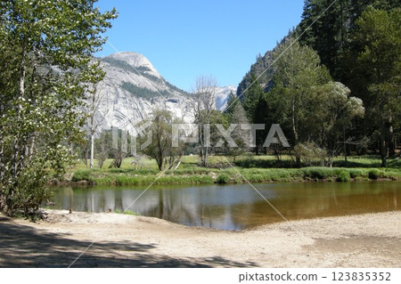 Pond, mountains and trees in Yosemite National Park 123835352