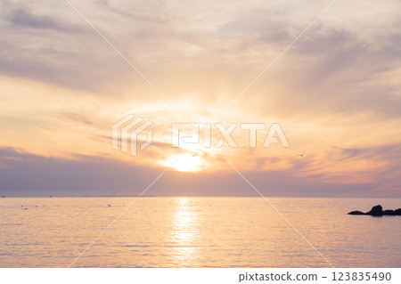 在日本海的日落 在日本海的日落 123835490