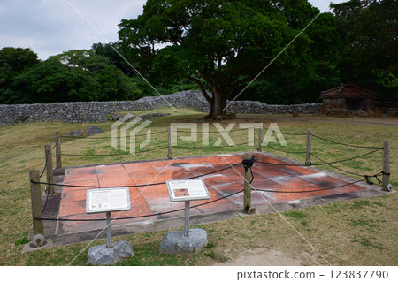 Okinawa Prefecture, Nakijin Castle ruins, remains of a post-hole building with hearth remains 123837790