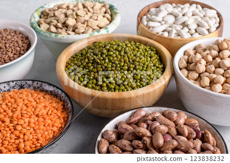 Organic mix of pulses and mung beans for healthy eating Organic mix of pulses and mung beans for healthy eating 123838232