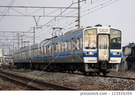 [JR-W] 山陽本線 213系列列車 (4輛車：岡山⇔三原) 123838269