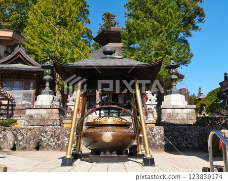 Jogi Nyorai Saihoji Temple (Teiyo Hall) [Sendai City, Miyagi Prefecture] 123839174