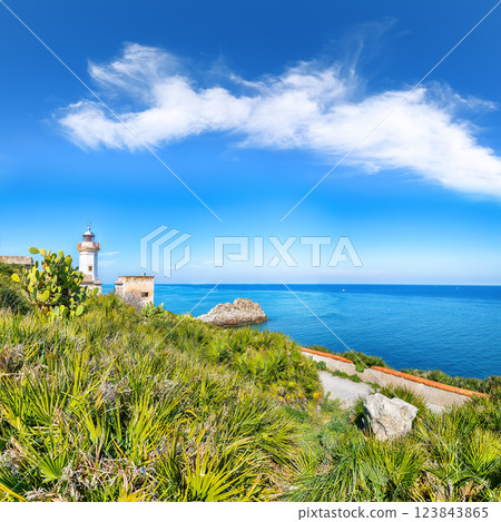 Splendid sunny day over Capo Zafferano Lighthouse 123843865