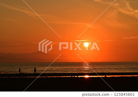 來自Yumigahama的Oyama 來自Yumigahama的Oyama 123845601