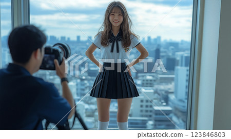 High school girl taking a portrait 123846803