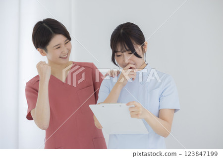 醫護人員、醫生、護士、護理人員、醫療管理人員 123847199