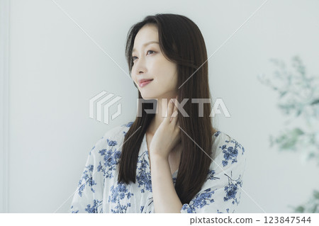 年輕的女士的肖像 123847544