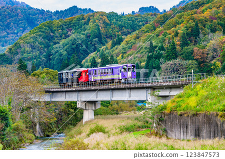 Akita Inland Railway Express Moriyoshi (Ani Matagi-Tozawa) 123847573