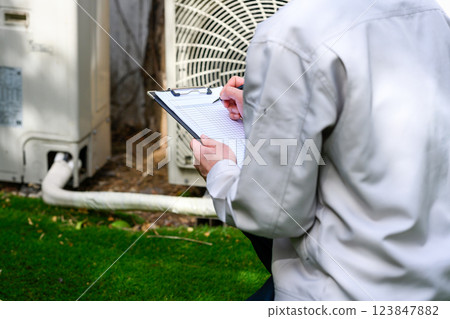 Contractor's image cut (business) 123847882