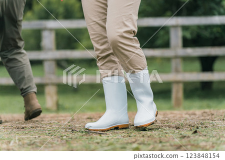 foot, gait, underfoot 123848154