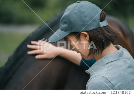 馬 馬兒 女生 123848162