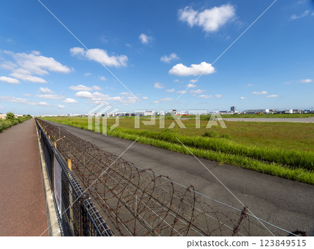 Yao Airport in midsummer with a clear blue sky 123849515