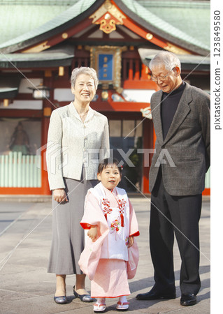 Grandchild's Shichi-Go-San Festival 123849580