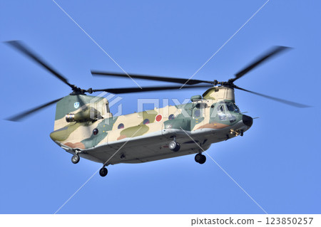 災害、山火等大型運輸直升機CH-47 Chinook 災害、山火等大型運輸直升機CH-47 Chinook 123850257