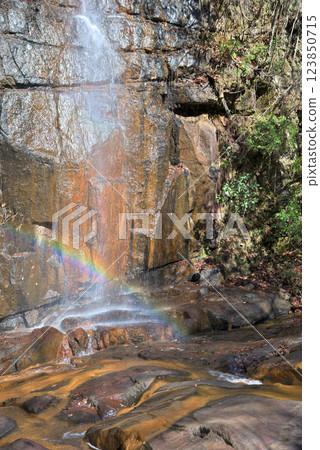 愛知縣瀨戶市岩屋堂的瀨戶大瀑布 愛知縣瀨戶市岩屋堂的瀨戶大瀑布 123850715