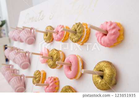 Cute donut decorations - Display image 123851935