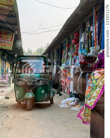 2025.2 Bangladesh Tuk-tuk 123852276