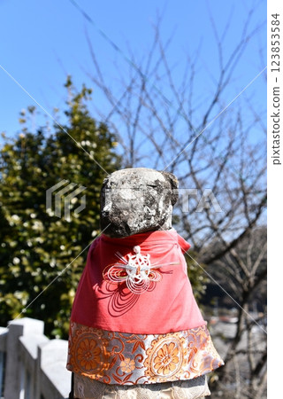 湯德稻荷神社的守護犬 123853584