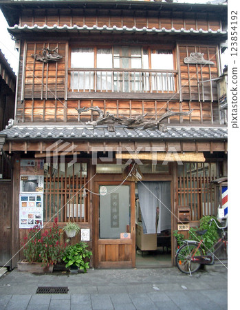 伊勢街道大原町(葛西臨水池理髮店)(三重縣伊勢市) 伊勢街道大原町(葛西臨水池理髮店)(三重縣伊勢市) 123854192