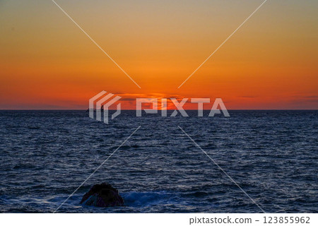 神靈居住的出雲日禦碕日落 神靈居住的出雲日禦碕日落 123855962