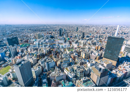 日本東京城市景觀：池袋 - 變化中的西口區域（後），摩天大樓出現 = 2025 年 2 月 11 日 123856177