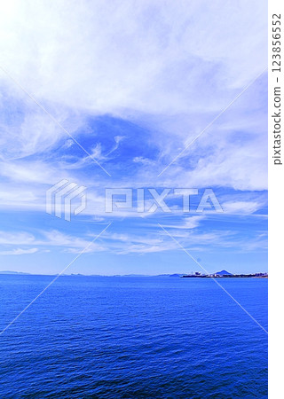 Iyonada Sea, clear skies 123856552