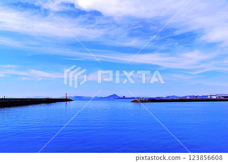 Iyonada Sea, clear skies Iyonada Sea, clear skies 123856608