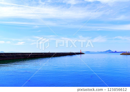 Iyonada Sea, clear skies 123856612