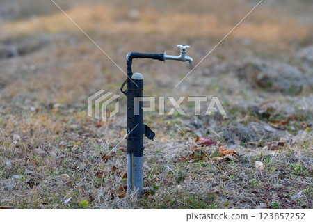 藥師池公園花園的澆水水龍頭 藥師池公園花園的澆水水龍頭 123857252